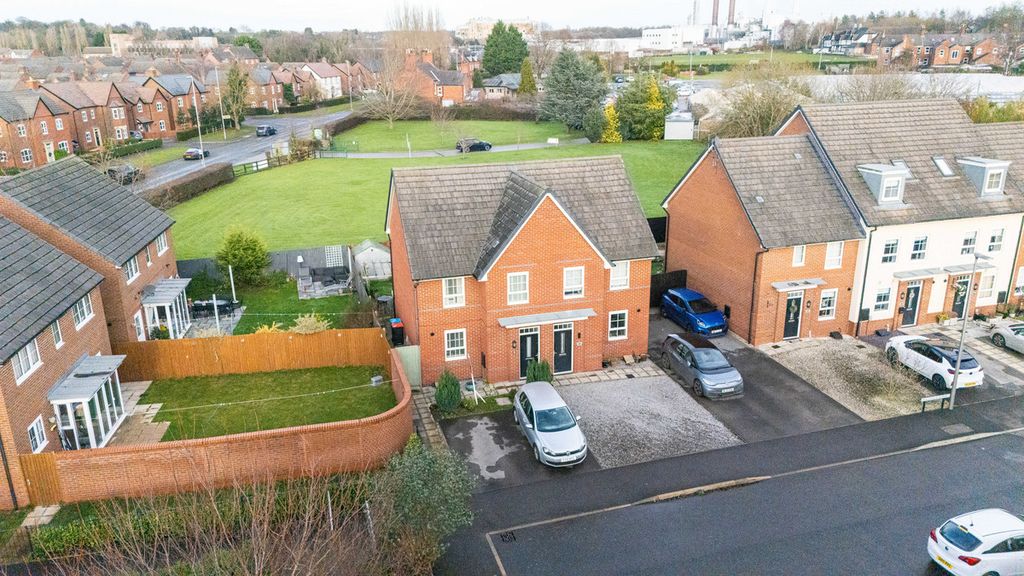 Property photo 2 of 21