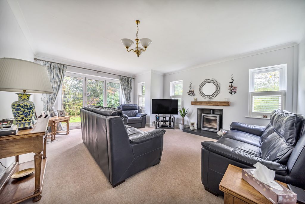 Property photo 3 of 21