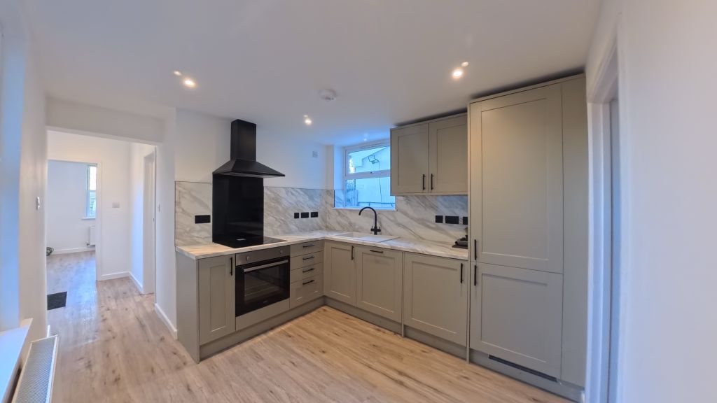 Property photo 2 of 6 Kitchen