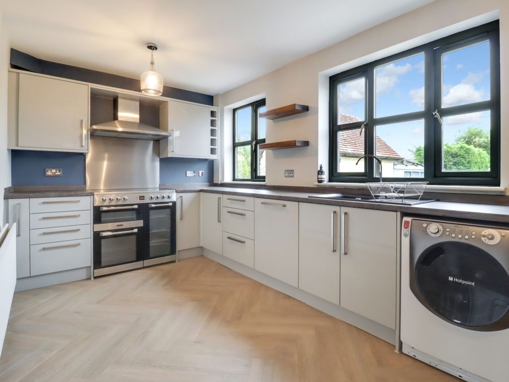 Property photo 3 of 13 Stockton Rd2