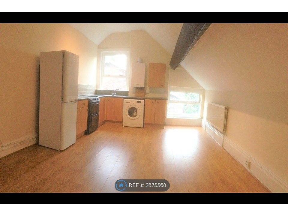 Property photo 3 of 8 Lounge Kitchen