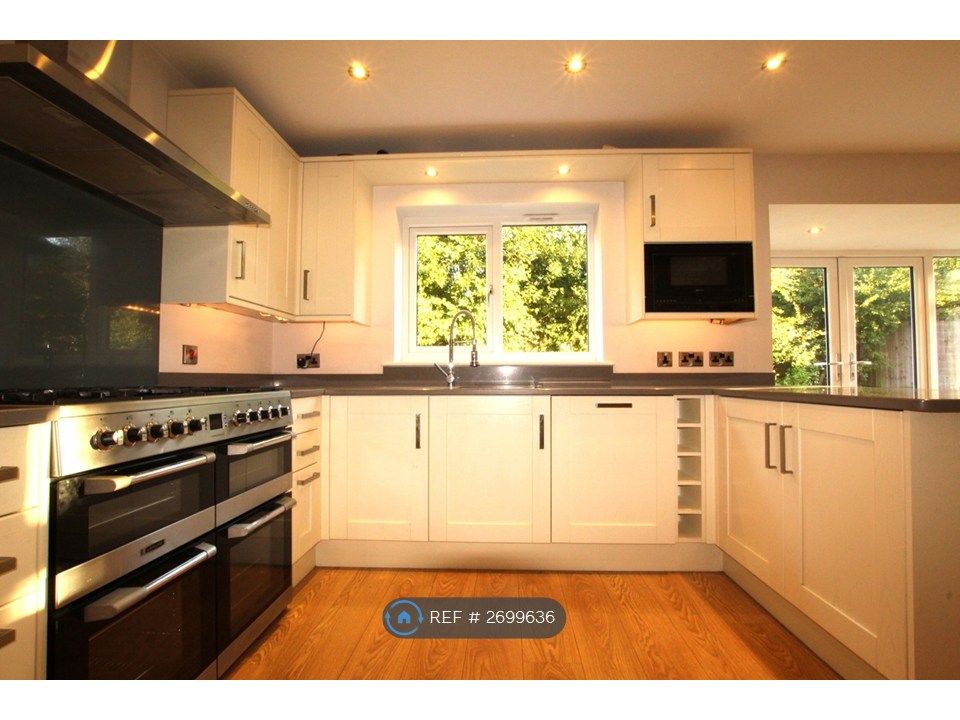 Property photo 2 of 27