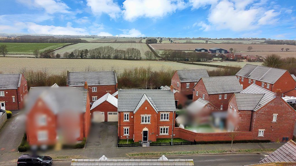 Property photo 2 of 26