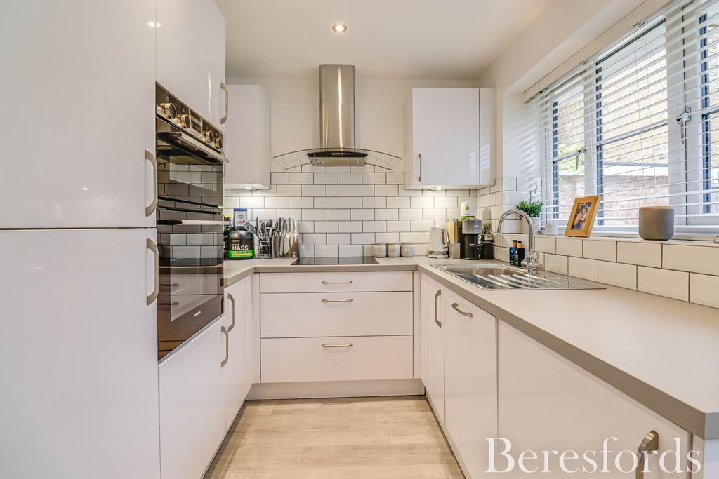 Property photo 2 of 11 Picture No. 13