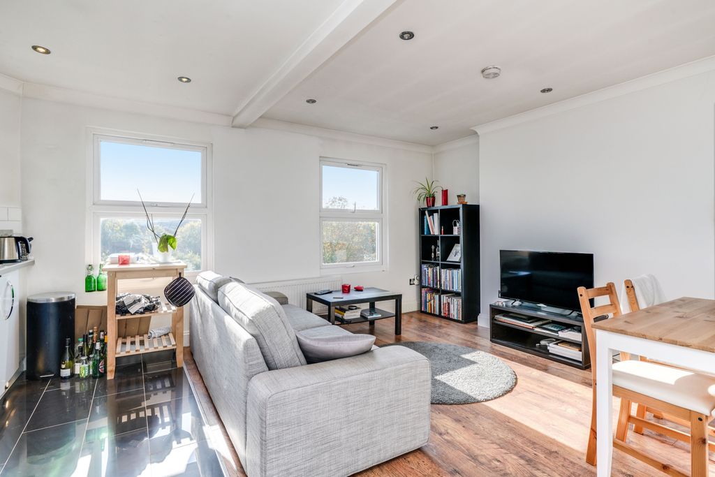 Property photo 1 of 10 2