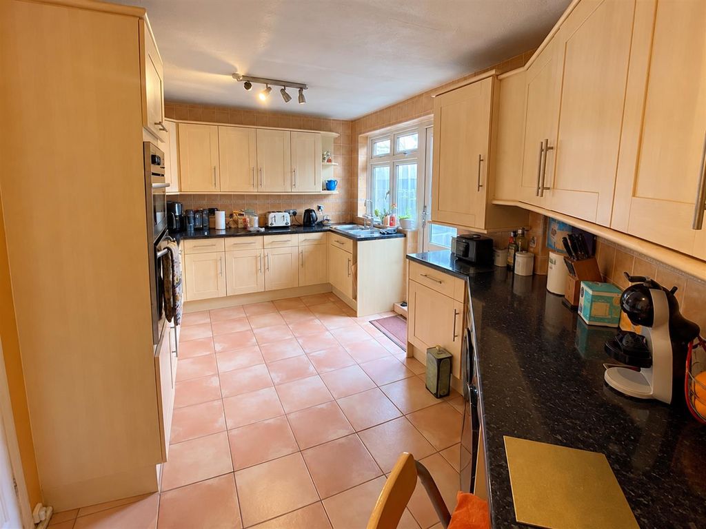 Property photo 3 of 10 c.Png