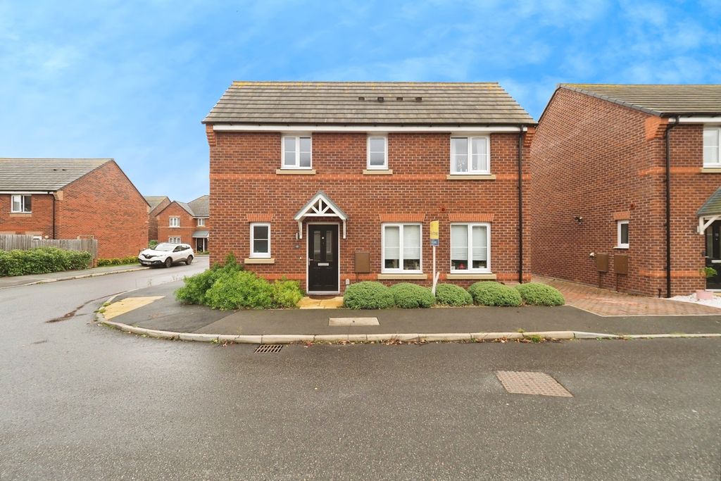 Property photo 1 of 17 Front