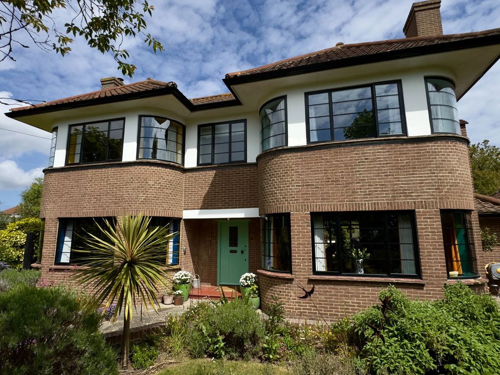 Property photo 1 of 59