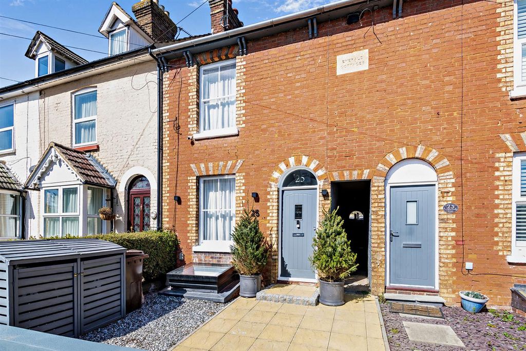 Property photo 1 of 24 8682378-Exterior07-800.Jpg