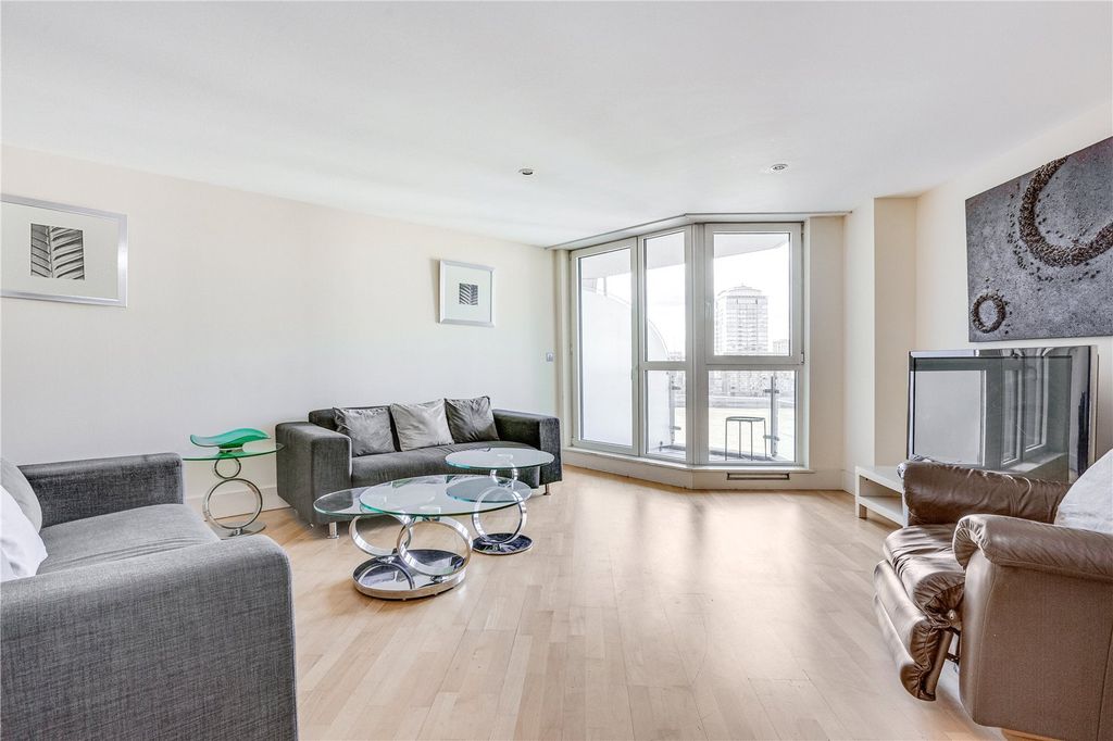 Property photo 2 of 11