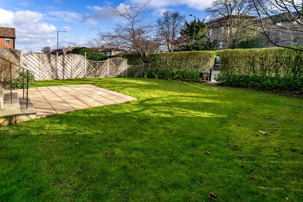 Additional image 11 of 2 bed flat for saleRoseville Avenue, Harrogate HG1