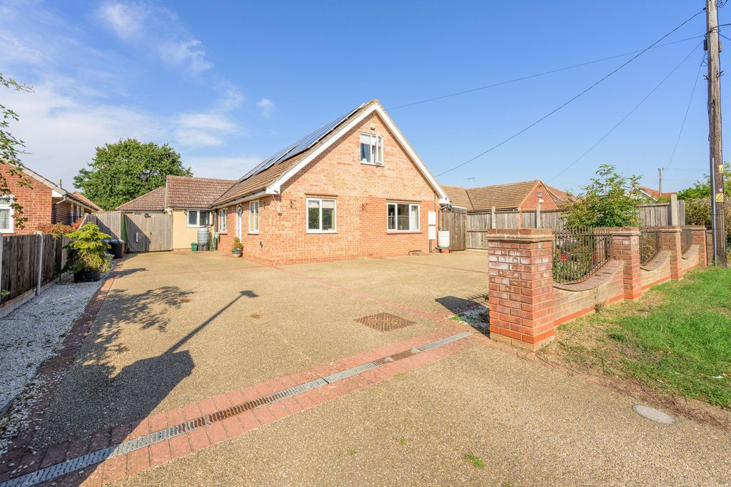 Property photo 1 of 28