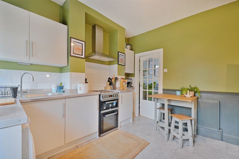 Property photo 2 of 25 Kitchen