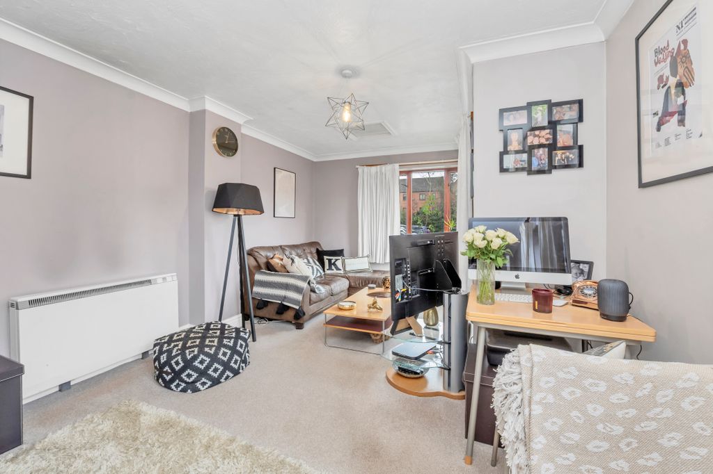 Property photo 2 of 8