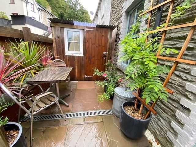 Property photo 2 of 24 Externally