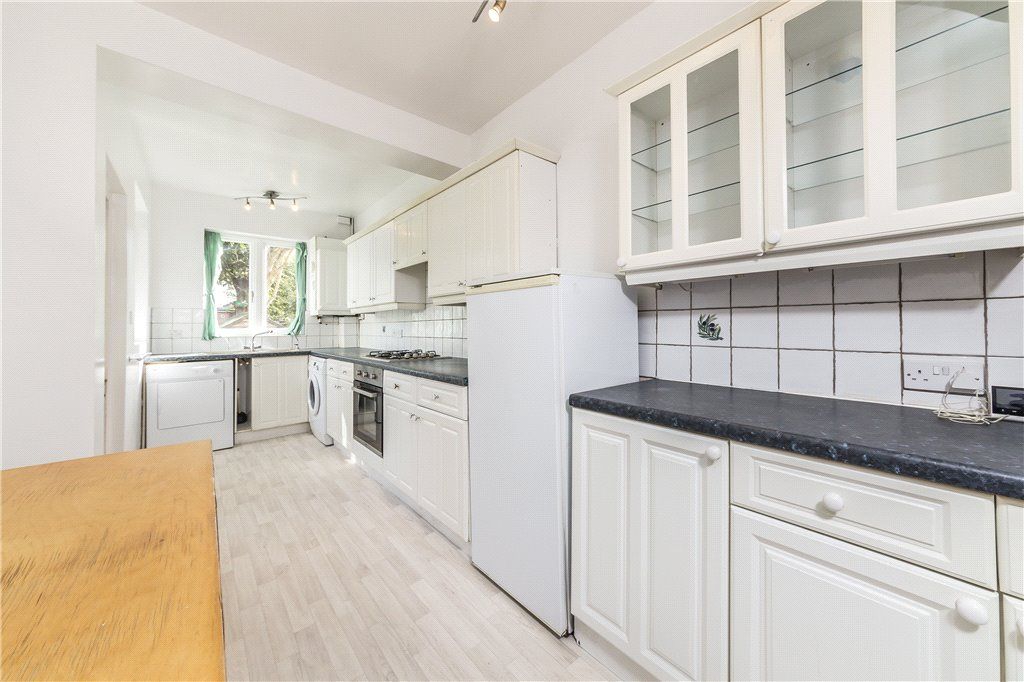 Property photo 3 of 14 Kitchen