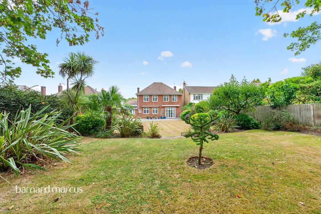Property photo 2 of 17