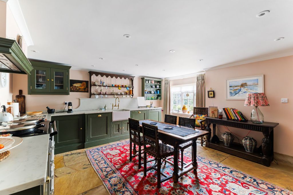 Property photo 1 of 11 Kitchen