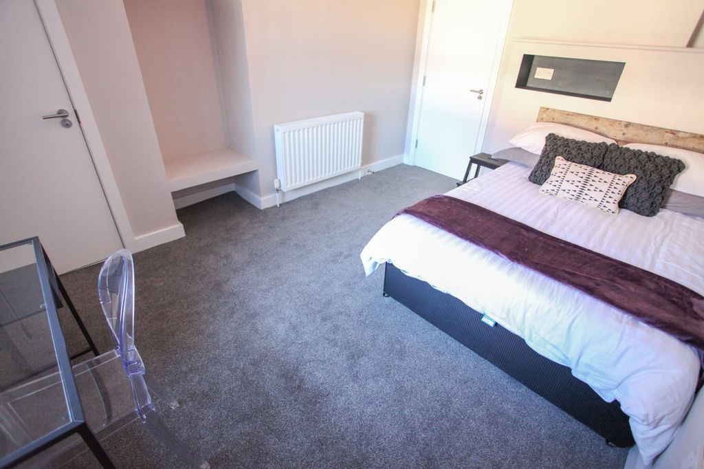 Property photo 3 of 20 1-7