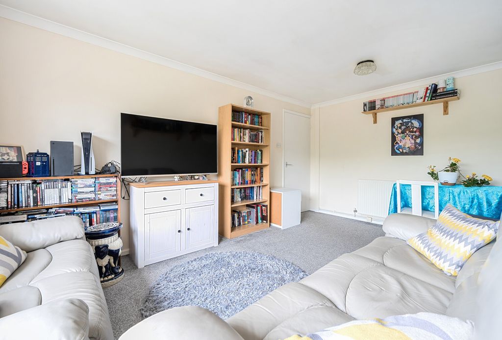 Property photo 3 of 12 1298607-16-6831A4...