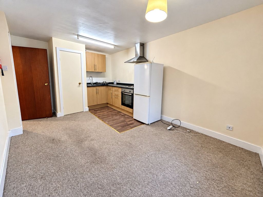 Property photo 3 of 16 Picture No. 17