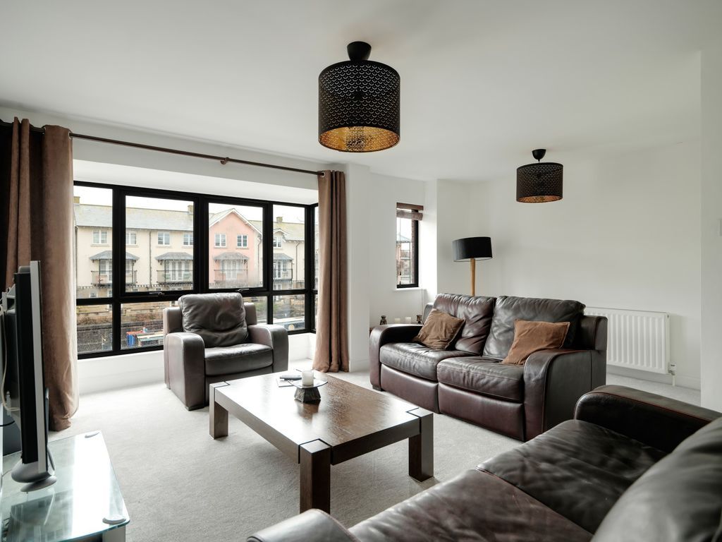 Property photo 3 of 19 Sitting Room