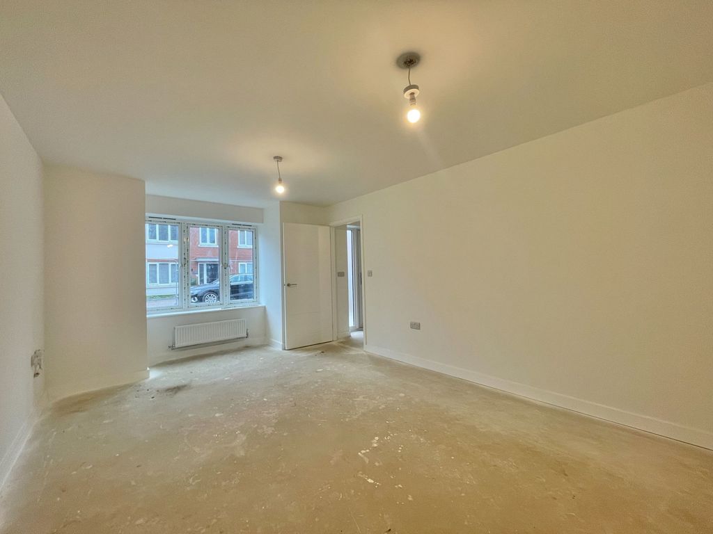 Property photo 3 of 6