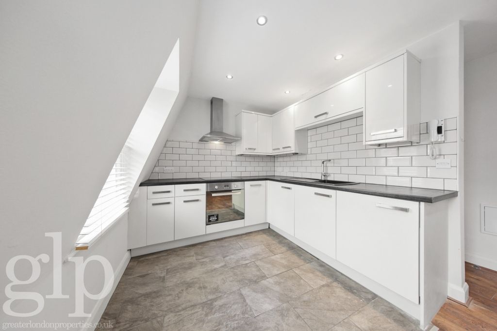 Property photo 3 of 11 3472123