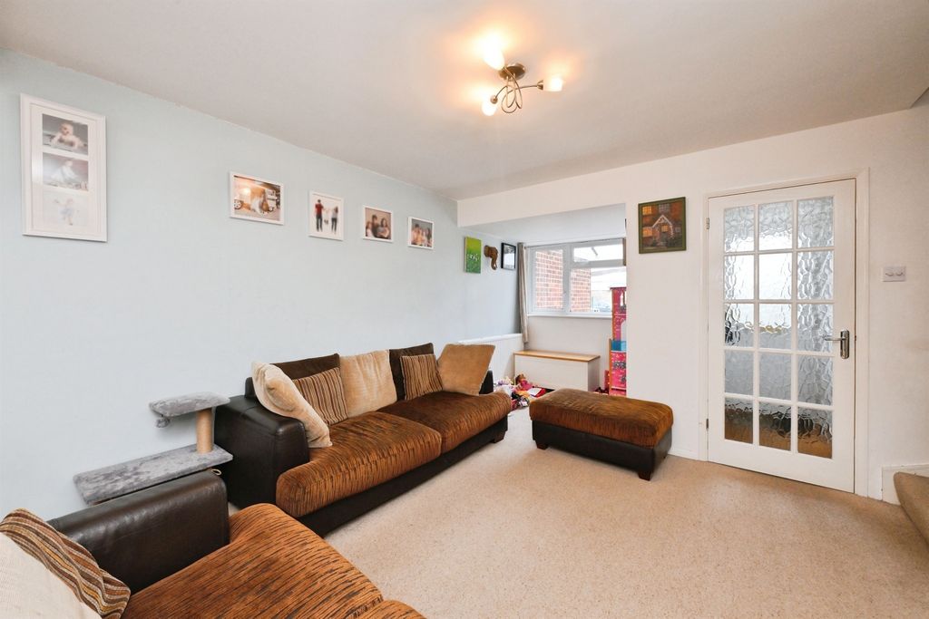 Property photo 3 of 18