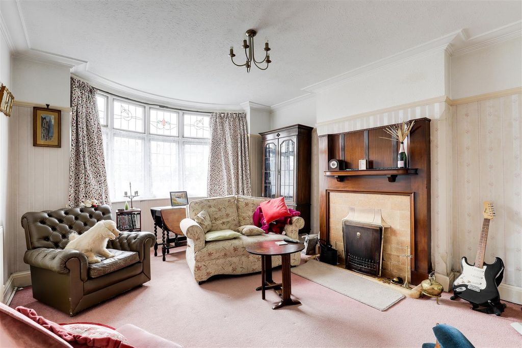 Property photo 2 of 19 5074.Jpg