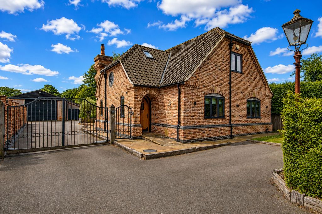 Property photo 1 of 62
