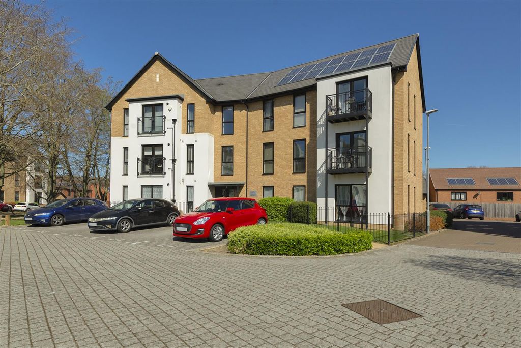Property photo 2 of 11 01