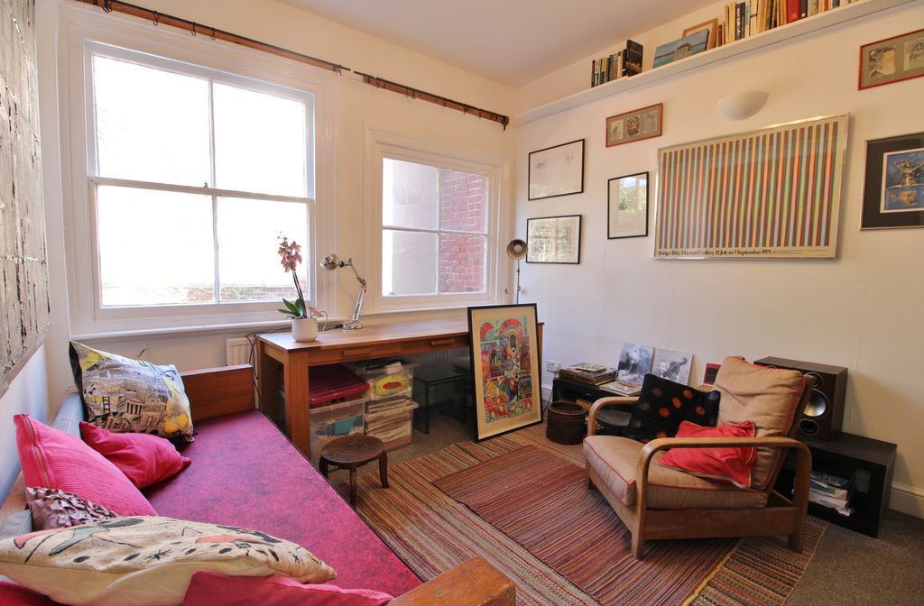 Property photo 2 of 8
