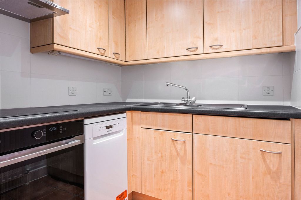 Property photo 2 of 8 Kitchen