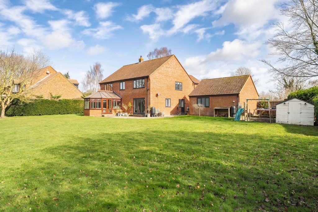 Property photo 2 of 25