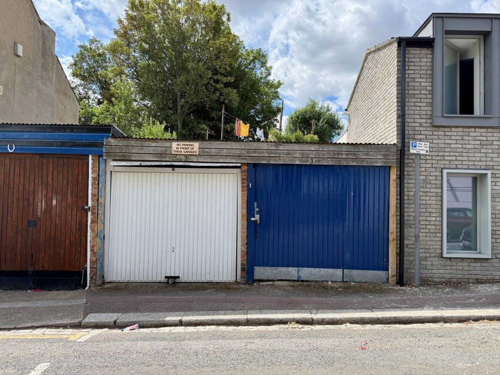 Property photo 1 of 1 Pair Of Lock-Up Garages