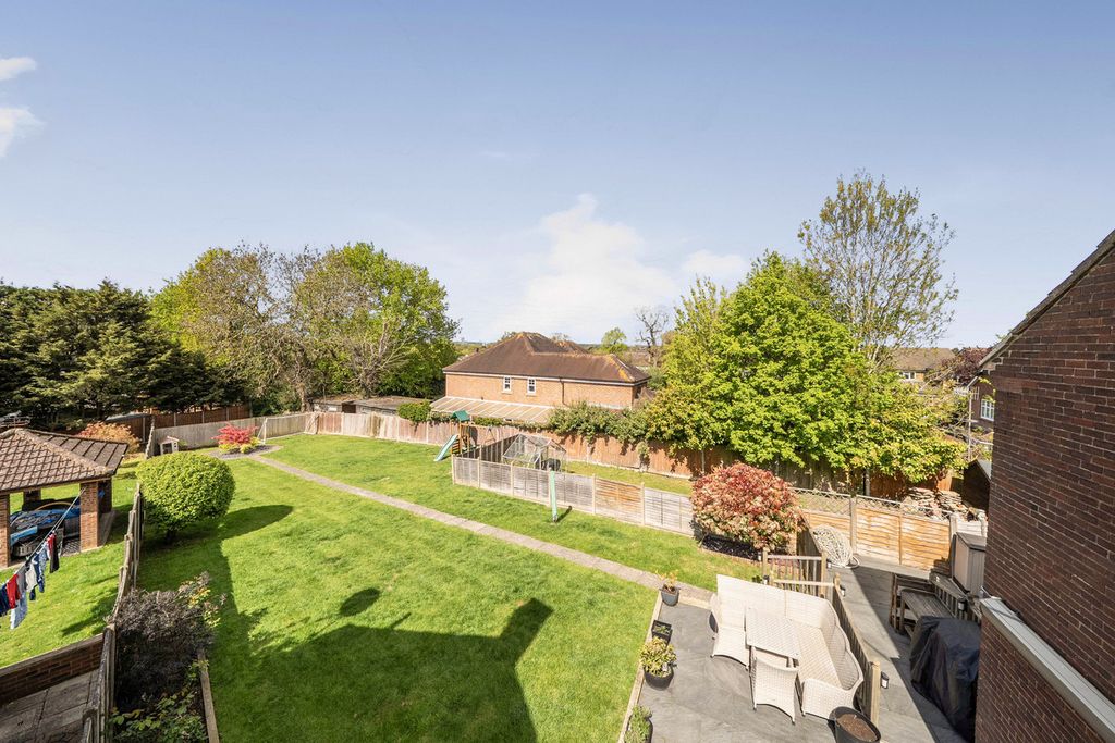 Property photo 2 of 17