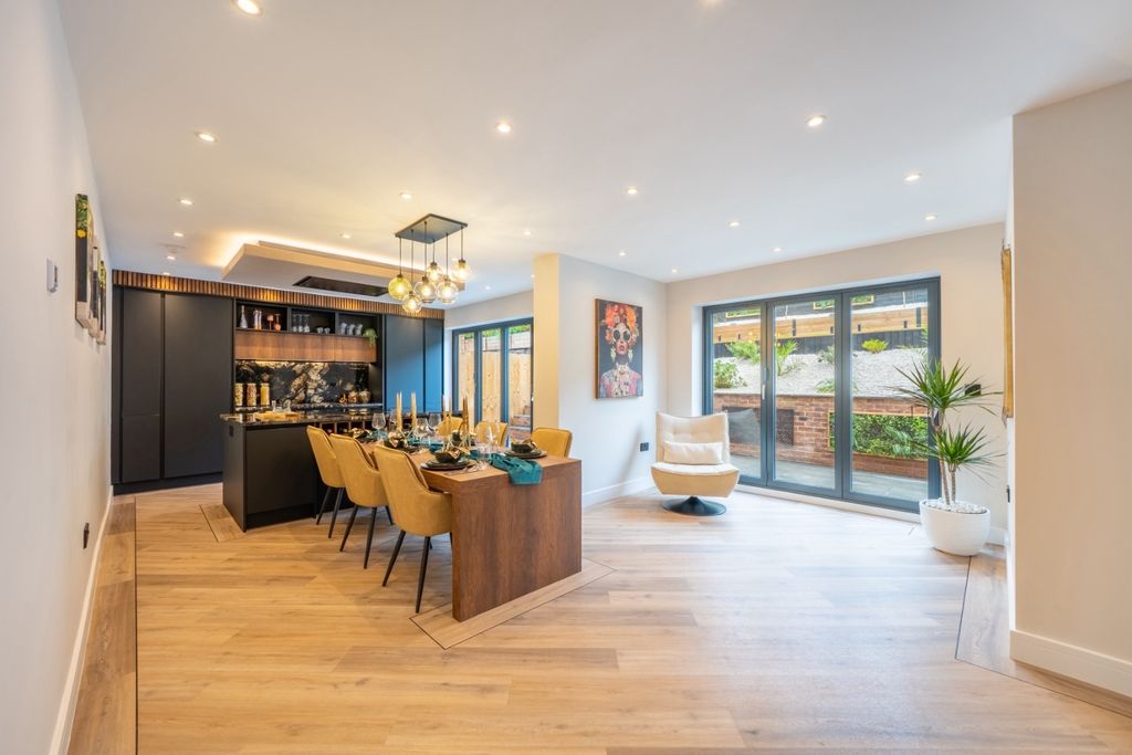 Property photo 2 of 61 4396134