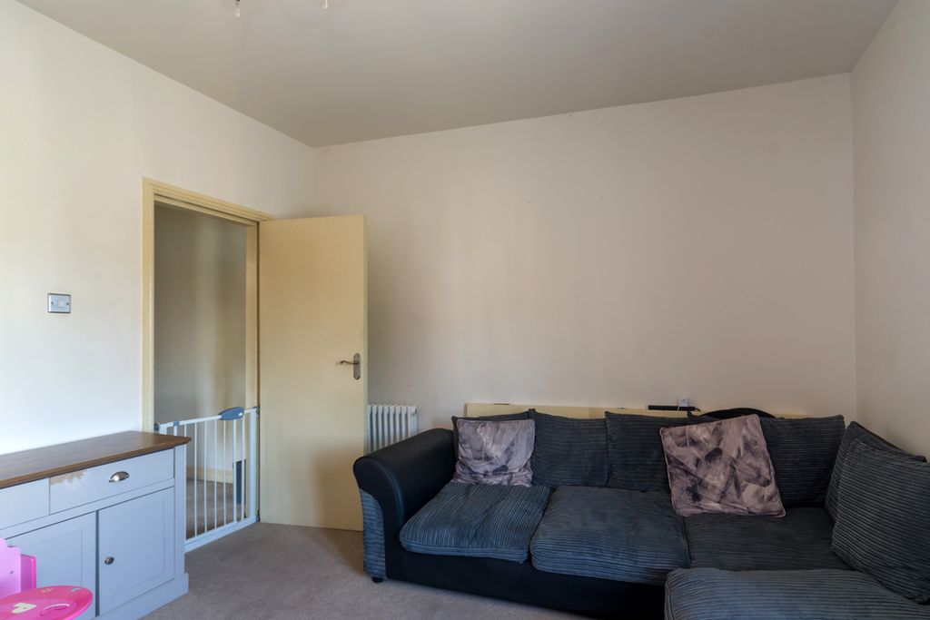 Property photo 3 of 18