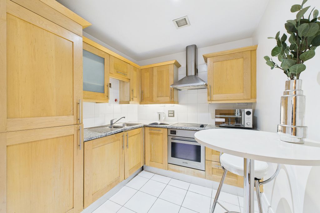 Property photo 2 of 30