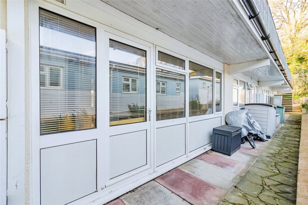 Property photo 2 of 20 Picture No. 16