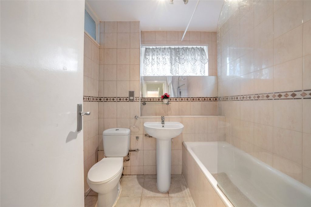 Property photo 3 of 12 Picture No. 04