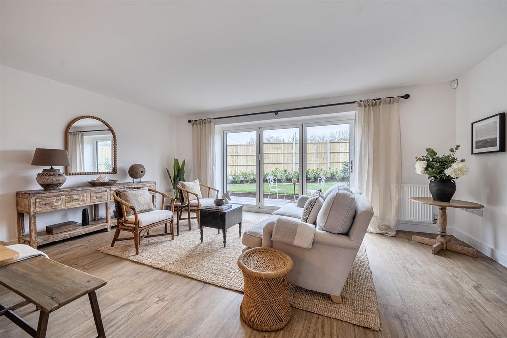 Property photo 3 of 36 Lounge 2.Jpg