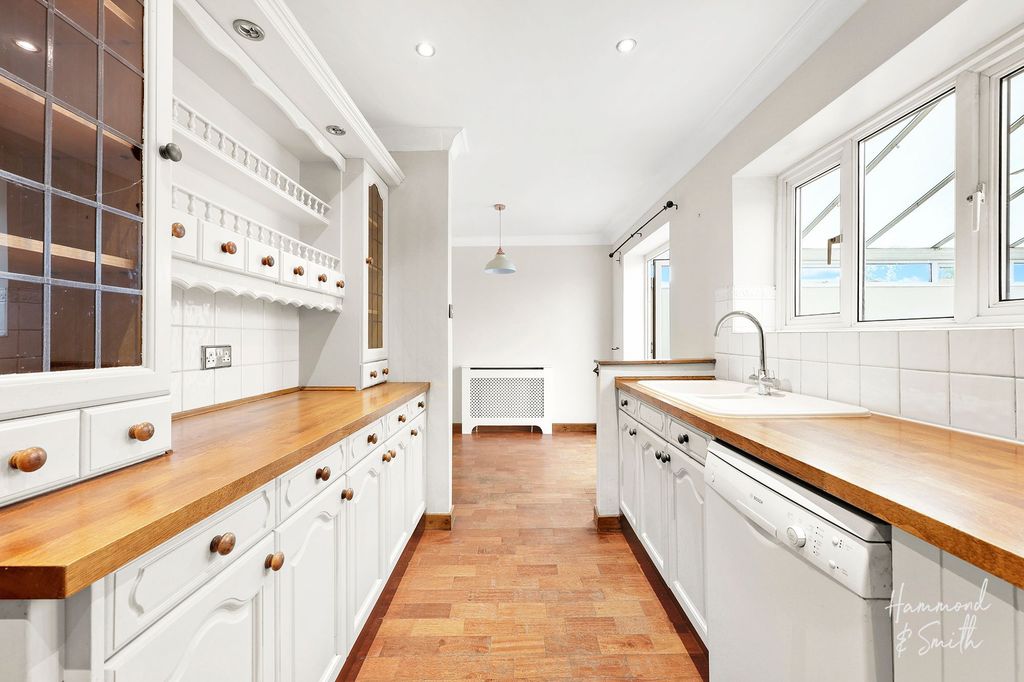 Property photo 3 of 24