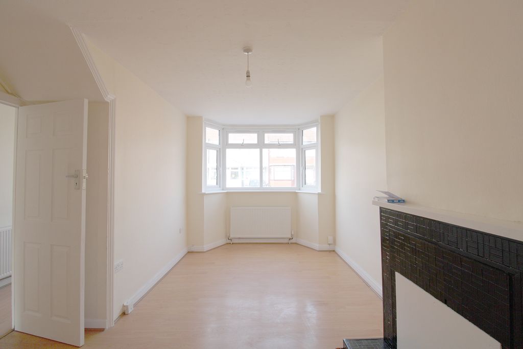 Property photo 2 of 10 Living Room