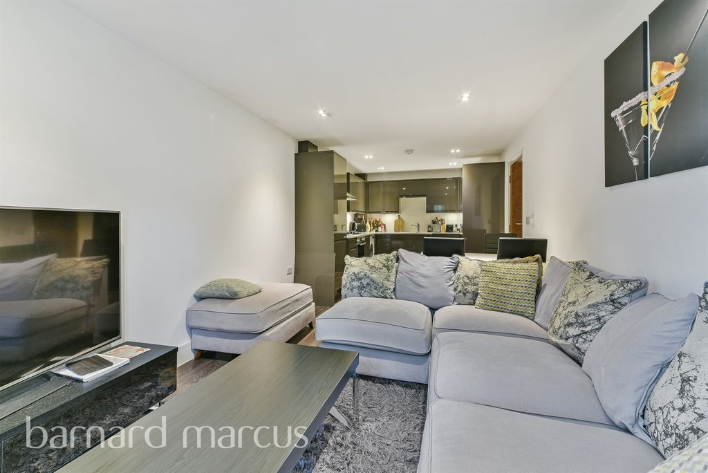 Property photo 3 of 9