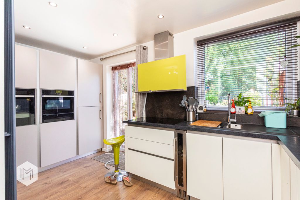 Property photo 2 of 33 Picture No. 08