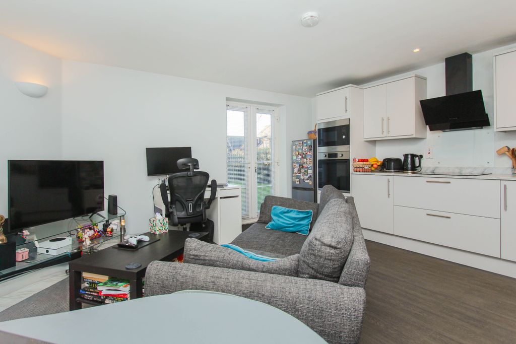 Property photo 3 of 7 Kitchen/Family Room