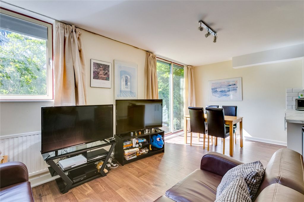 Property photo 2 of 5