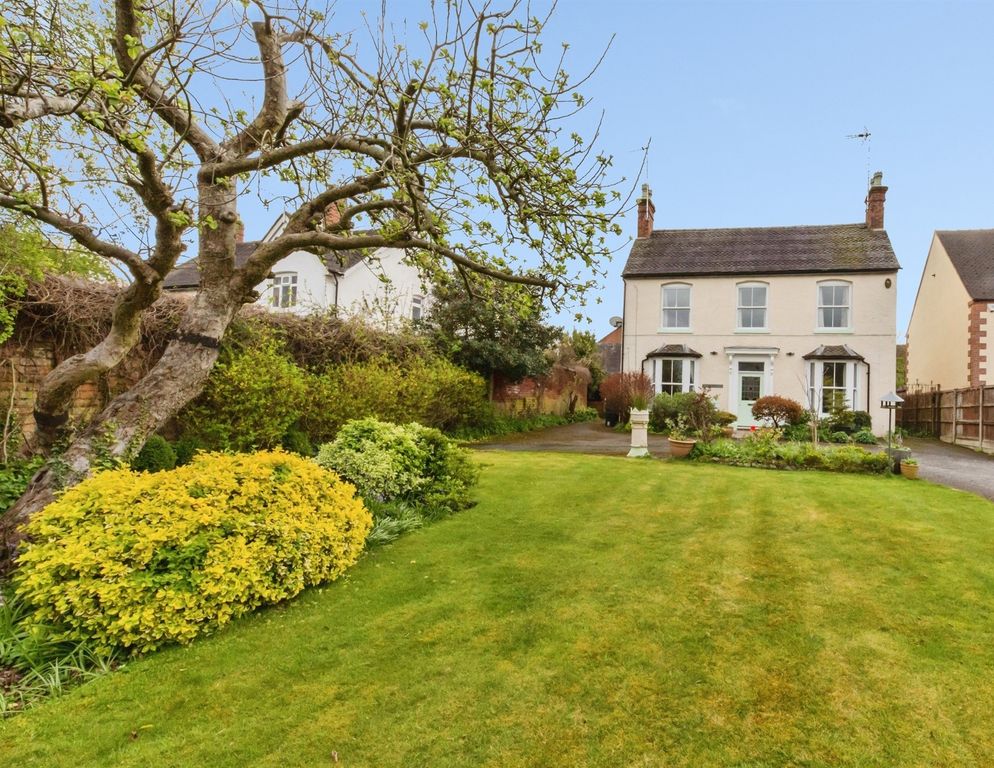 Property photo 1 of 21 Entrance Door: